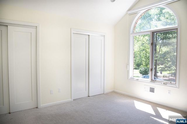 23 Lakeview Drive, Old Tappan, NJ 07675