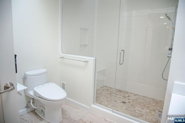 23 Lakeview Drive, Old Tappan, NJ 07675