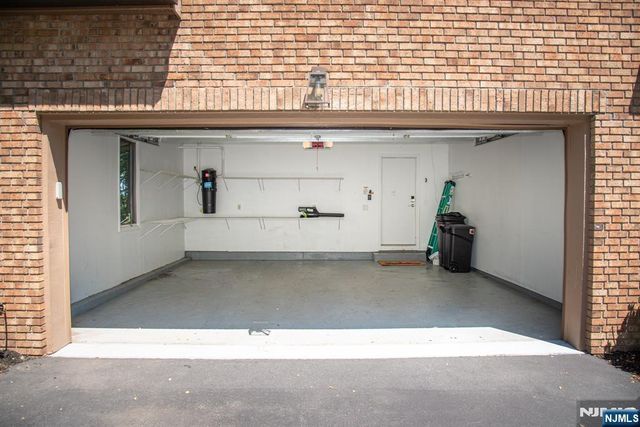 23 Lakeview Drive, Old Tappan, NJ 07675