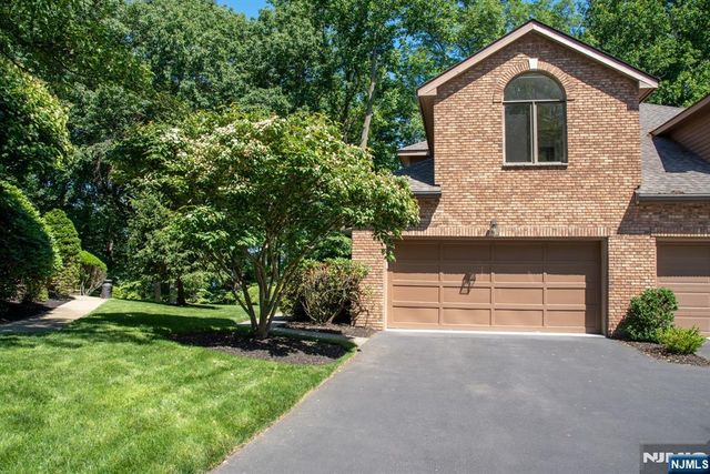 23 Lakeview Drive, Old Tappan, NJ 07675