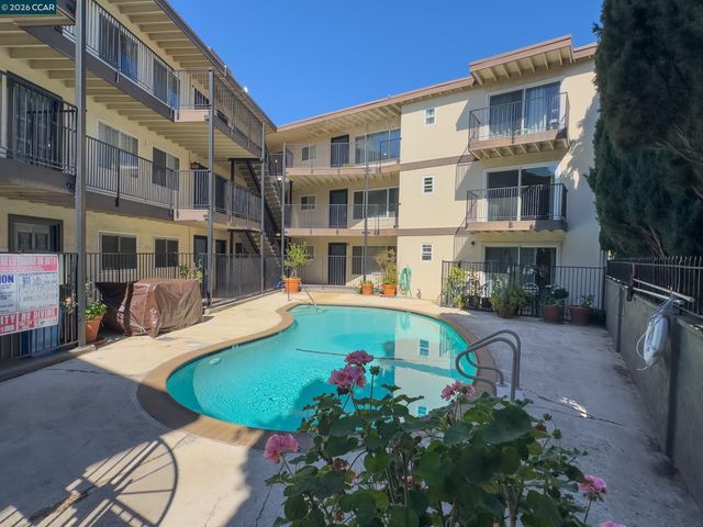 1743 Carmel Dr 23, Walnut Creek, CA 94596