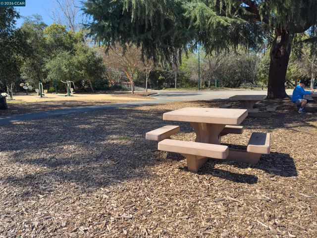 1743 Carmel Dr 23, Walnut Creek, CA 94596