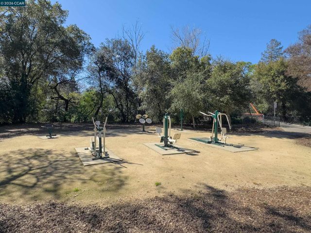 1743 Carmel Dr 23, Walnut Creek, CA 94596