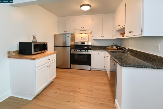 1743 Carmel Dr 23, Walnut Creek, CA 94596