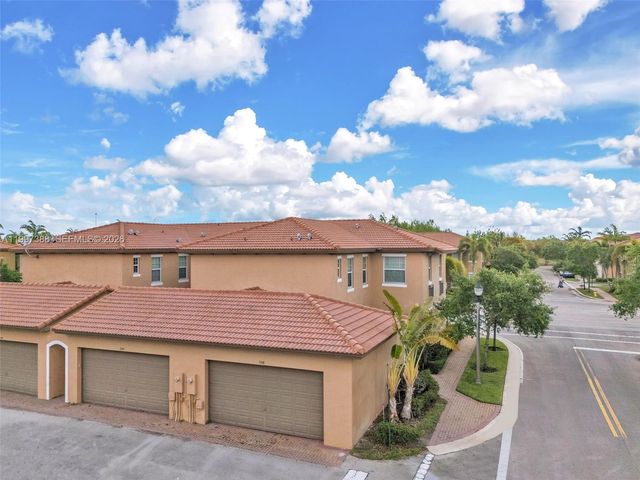 1148 SW 147th Avenue, Pembroke Pines, FL 33027