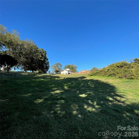 339 29th Avenue Drive NW, Hickory, NC 28601