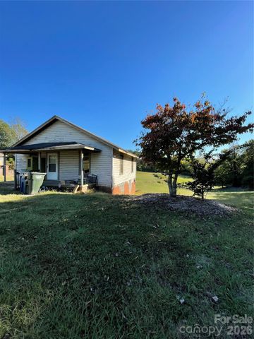 339 29th Avenue Drive NW, Hickory, NC 28601