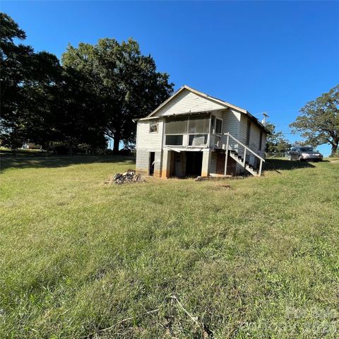 339 29th Avenue Drive NW, Hickory, NC 28601