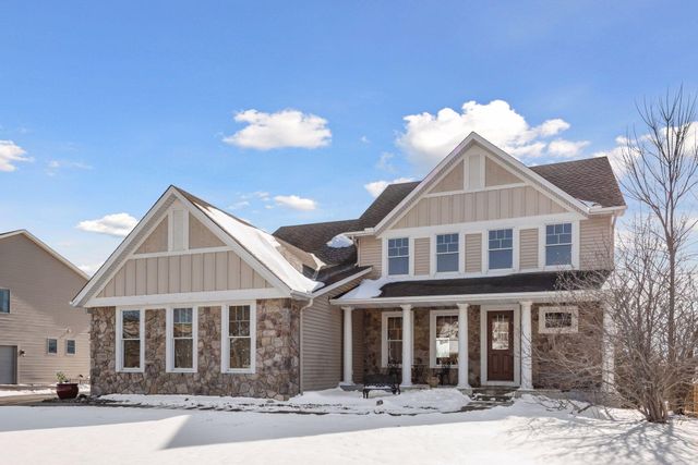 1745 Carriage Drive, Victoria, MN 55386