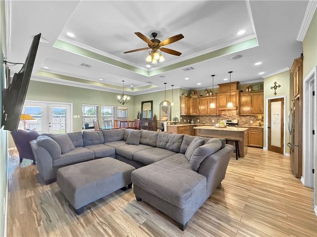 8130 King Henry Pl, Corpus Christi, TX 78414