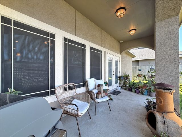 8130 King Henry Pl, Corpus Christi, TX 78414