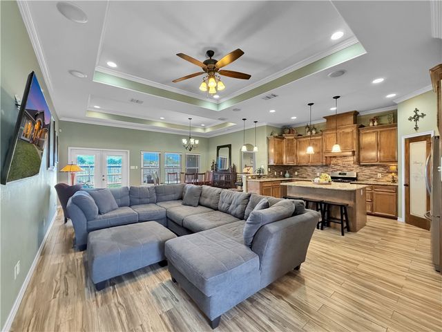 8130 King Henry Pl, Corpus Christi, TX 78414