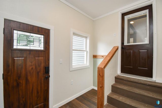 919 S Academy St Street, Lennox, SD 57039