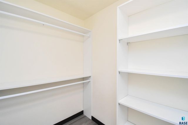 919 S Academy St Street, Lennox, SD 57039