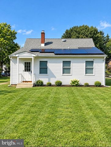 9 PLAZA CT, Ewing, NJ 08628