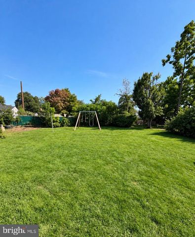 9 PLAZA CT, Ewing, NJ 08628