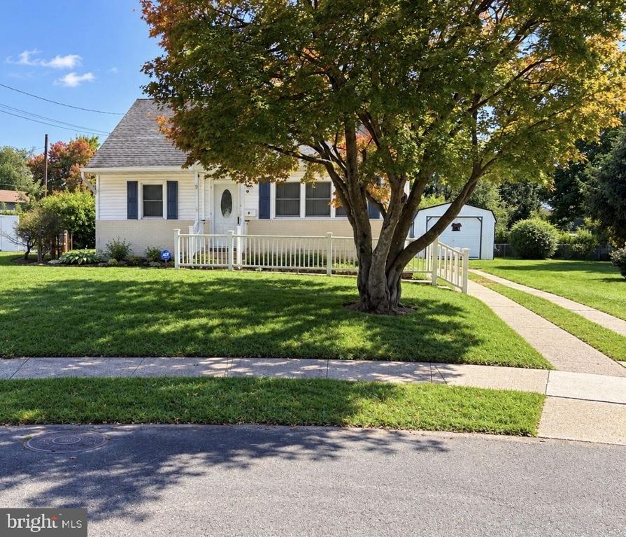 9 PLAZA CT, Ewing, NJ 08628