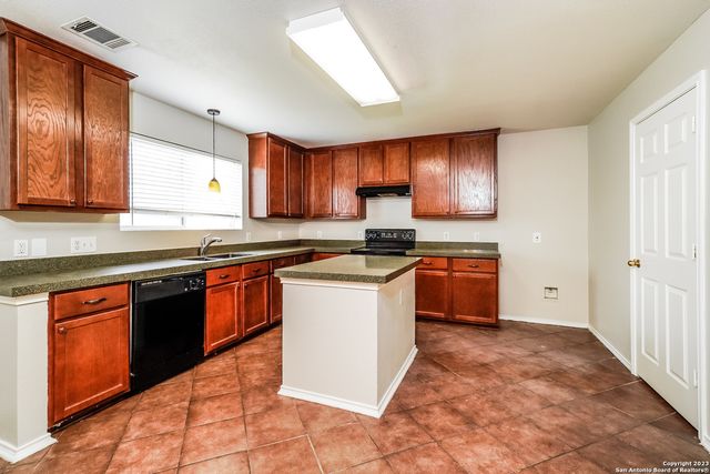 7342 TAMBURO TRL, San Antonio, TX 78266