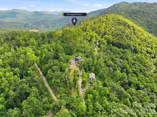 854 Ox Creek Crest Lane, Weaverville, NC 28787