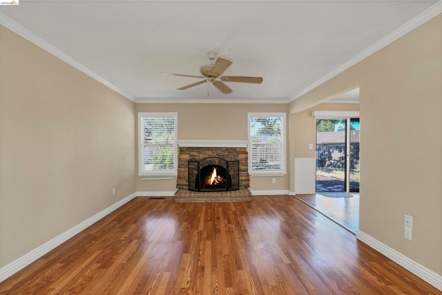 2123 Camelia Ct, Pittsburg, CA 94565