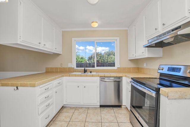 2123 Camelia Ct, Pittsburg, CA 94565