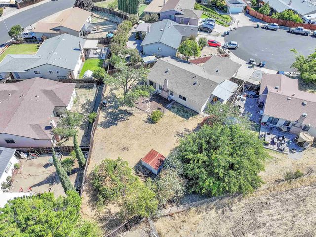 2123 Camelia Ct, Pittsburg, CA 94565