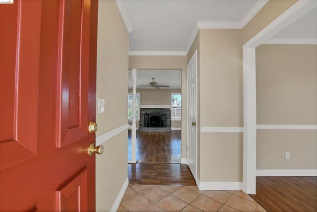 2123 Camelia Ct, Pittsburg, CA 94565