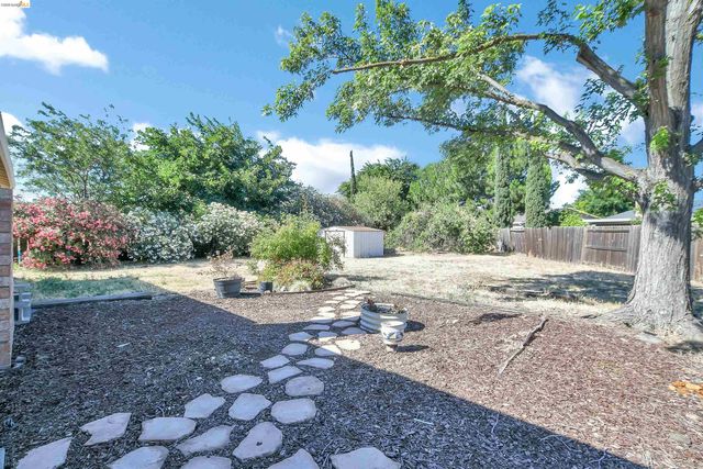 2123 Camelia Ct, Pittsburg, CA 94565