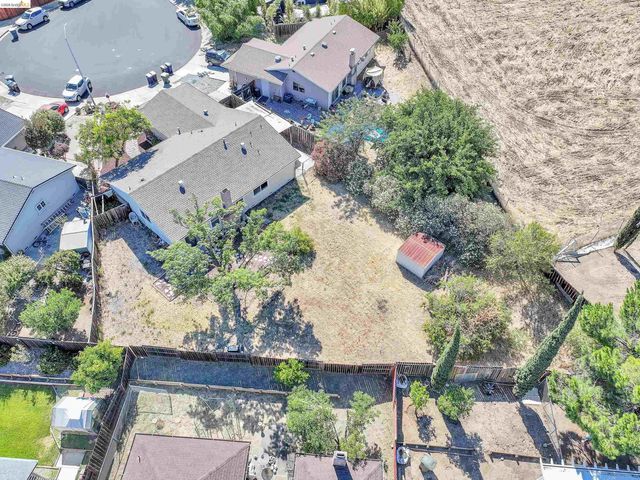 2123 Camelia Ct, Pittsburg, CA 94565