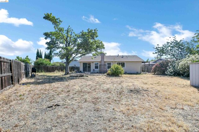 2123 Camelia Ct, Pittsburg, CA 94565