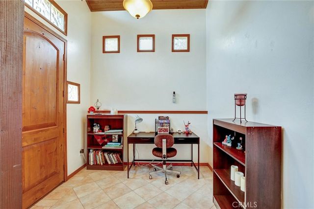 1026 Arnold Way, Alpine, CA 91901