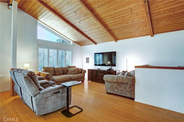 1026 Arnold Way, Alpine, CA 91901