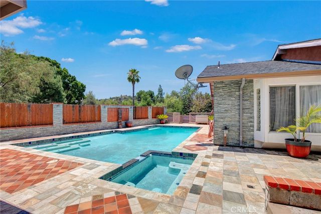 1026 Arnold Way, Alpine, CA 91901
