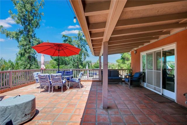1026 Arnold Way, Alpine, CA 91901