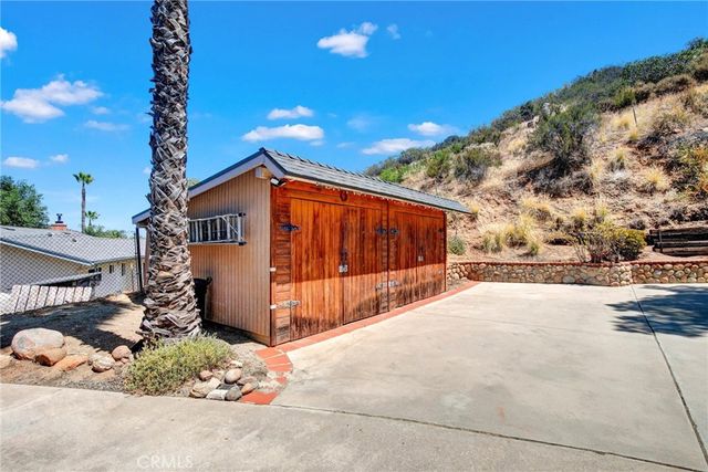 1026 Arnold Way, Alpine, CA 91901