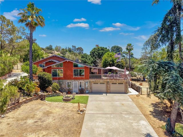 1026 Arnold Way, Alpine, CA 91901