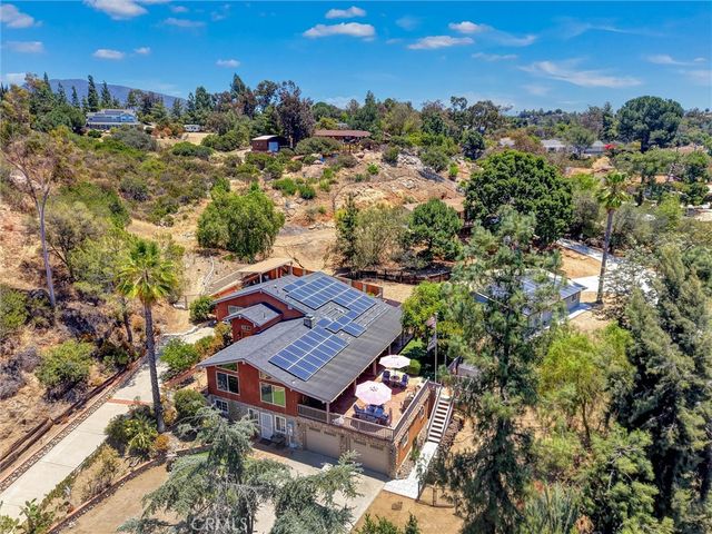 1026 Arnold Way, Alpine, CA 91901
