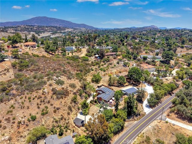 1026 Arnold Way, Alpine, CA 91901