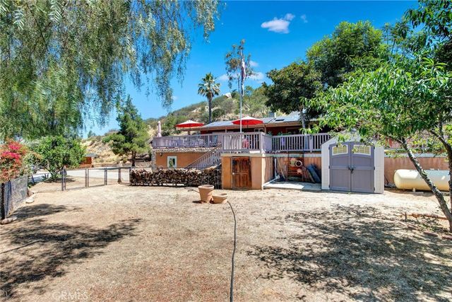 1026 Arnold Way, Alpine, CA 91901