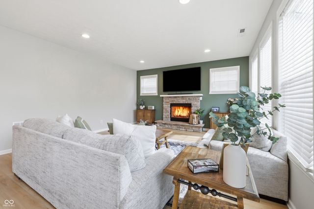 2373 Somerset Circle, Franklin, IN 46131