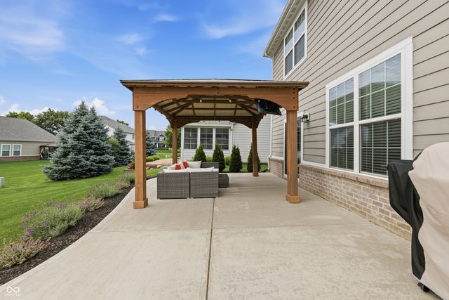 2373 Somerset Circle, Franklin, IN 46131
