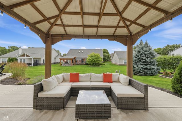 2373 Somerset Circle, Franklin, IN 46131