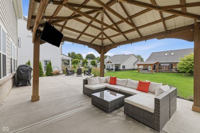 2373 Somerset Circle, Franklin, IN 46131