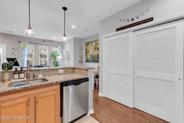 18 Jake Drive, Tinton Falls, NJ 07712