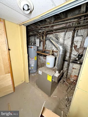 2525 S BROAD ST, Philadelphia, PA 19148