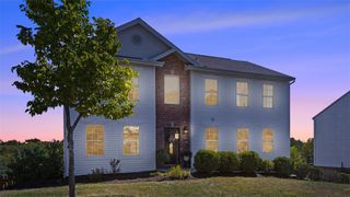 4929 Apple Ridge Dr, Hampton, PA 15101