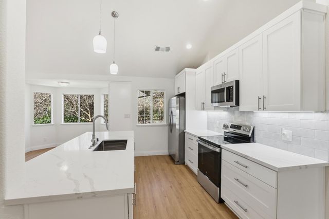 9274 Auburn Folsom Rd, Granite Bay, CA 95746