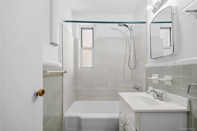 7445 Yellowstone Boulevard 6F, Rego Park, NY 11374