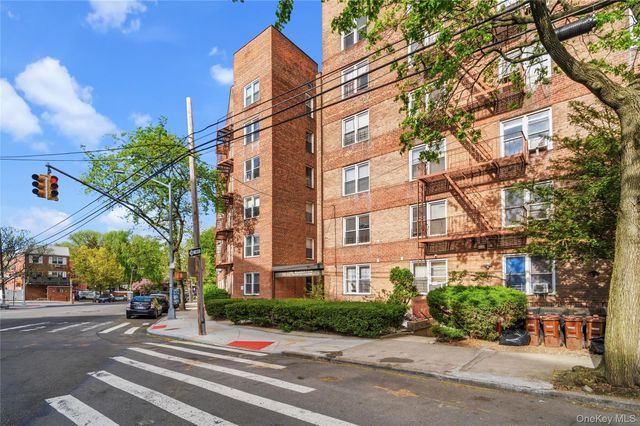 7445 Yellowstone Boulevard 6F, Rego Park, NY 11374