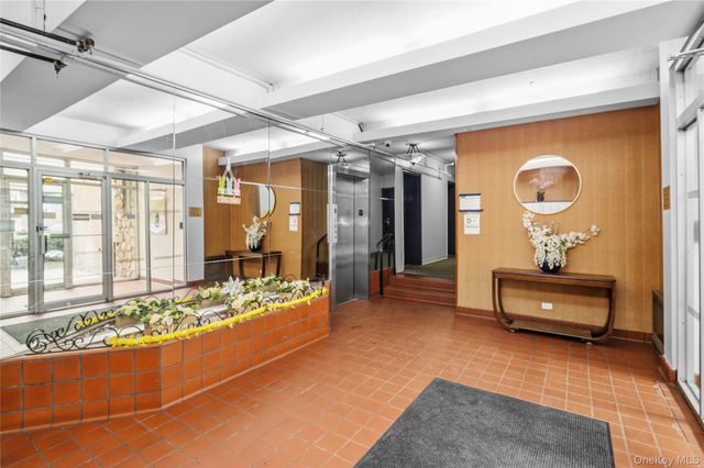 7445 Yellowstone Boulevard 6F, Rego Park, NY 11374